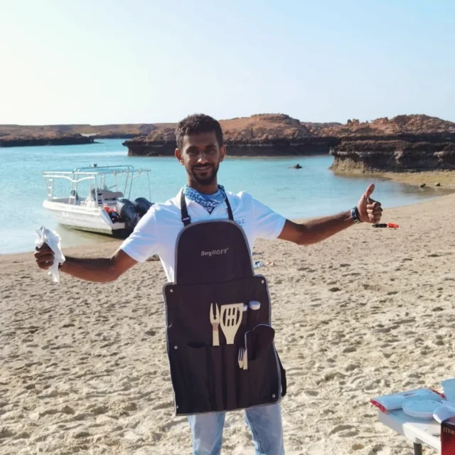 The Burmae chef on the beach